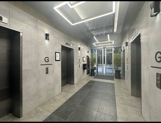 426M² OFFICE TO LET IN SANDTON CENTRAL